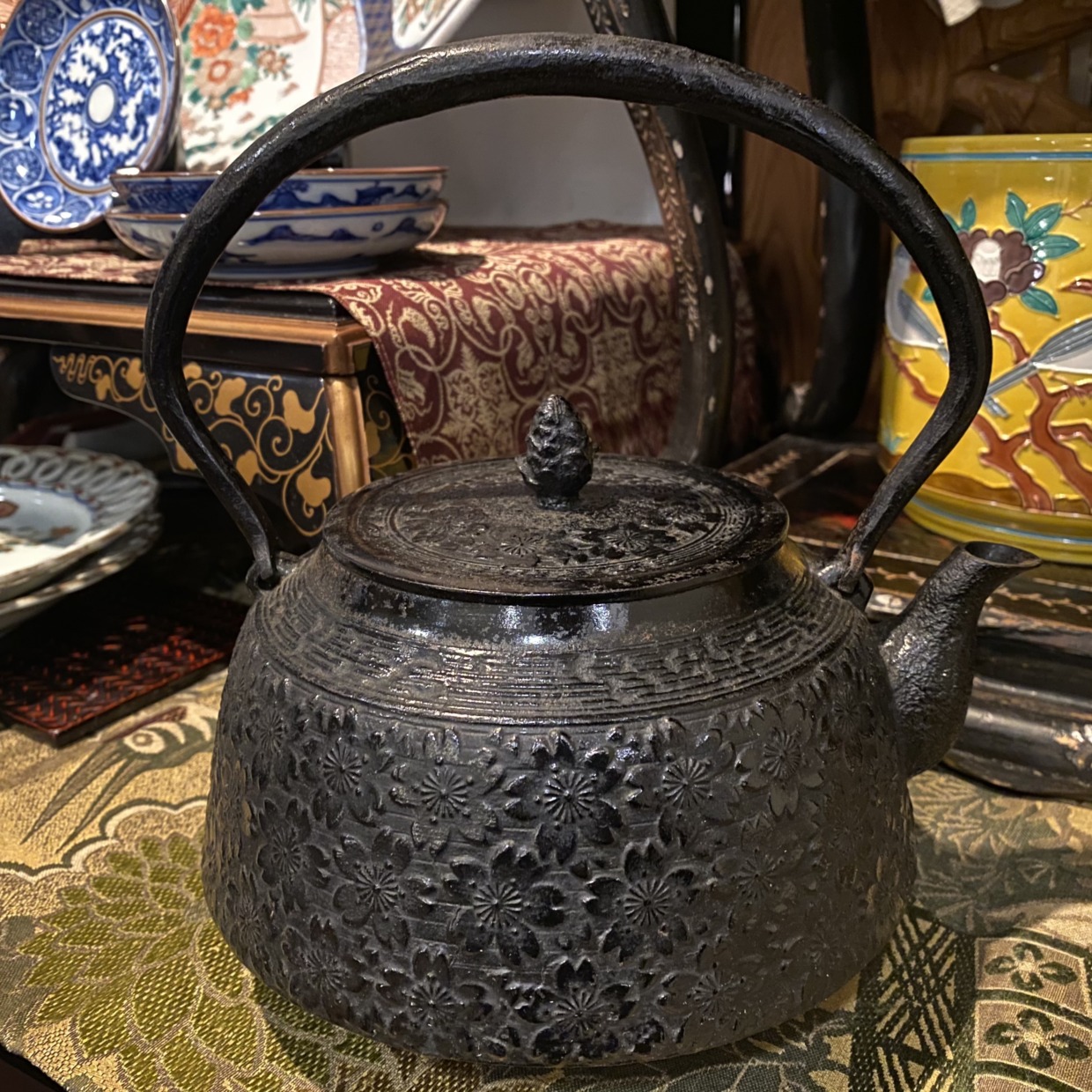 新品、未使用品 南部名工金秀 及春鋳造 算盤形捻 桜文様
