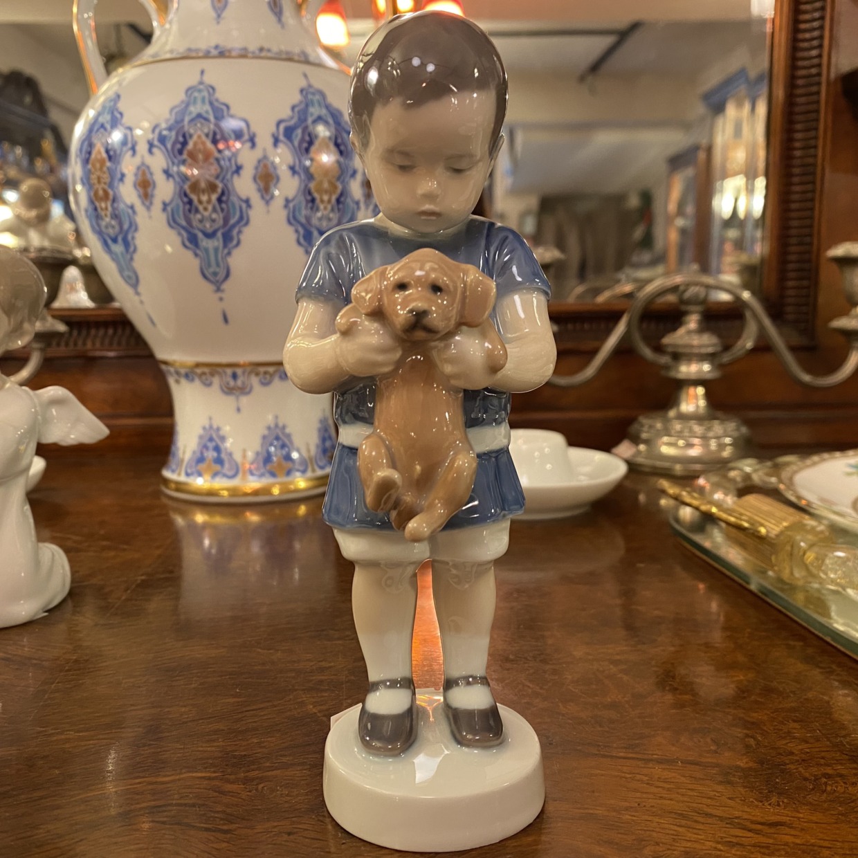 Royal Copenhagen　少年と子犬