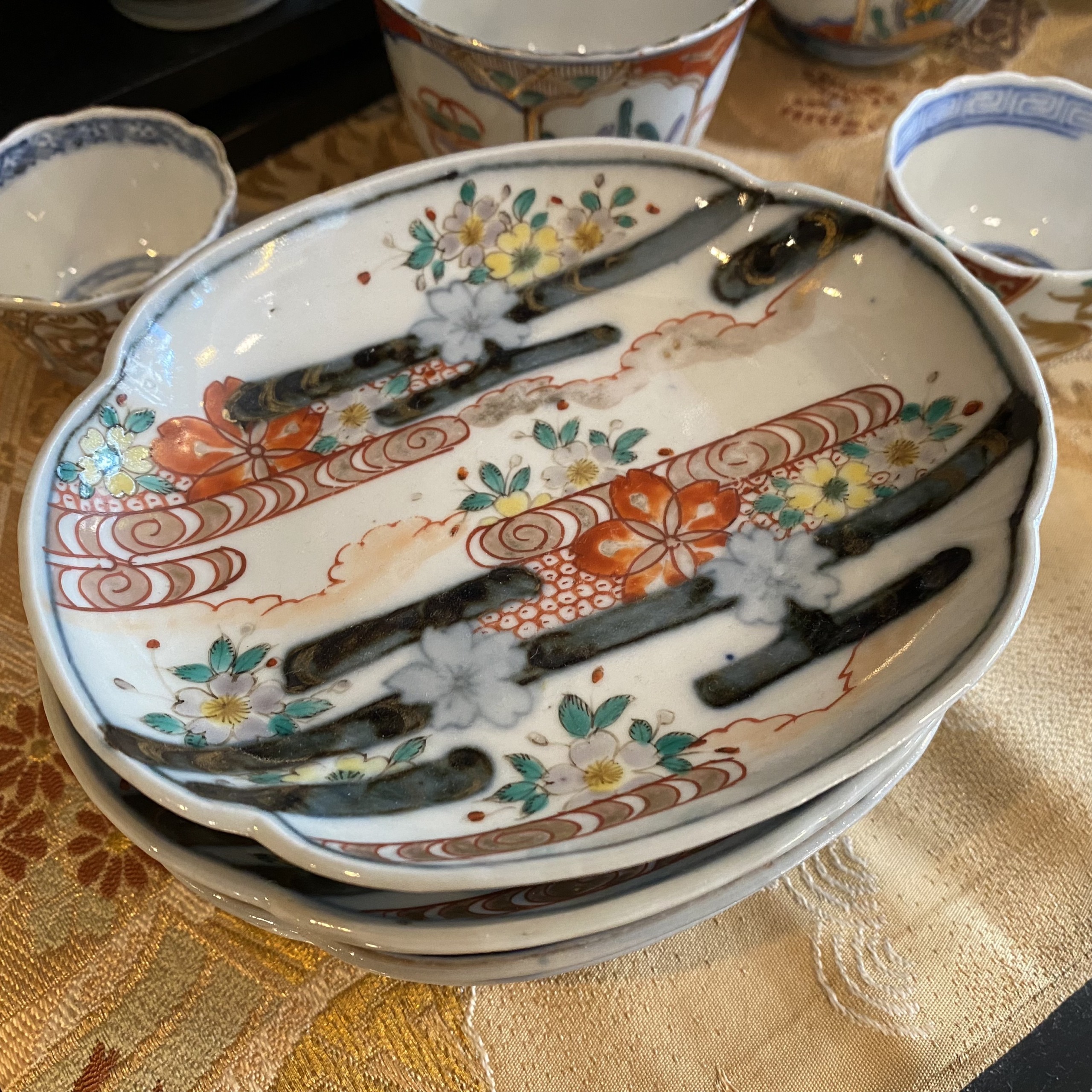 伊万里焼 変形皿 赤絵 花模様 明治時代 | Antique Nanae