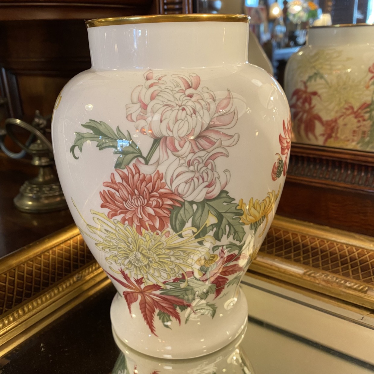 Wedgwood　花瓶　秋の菊デザイン